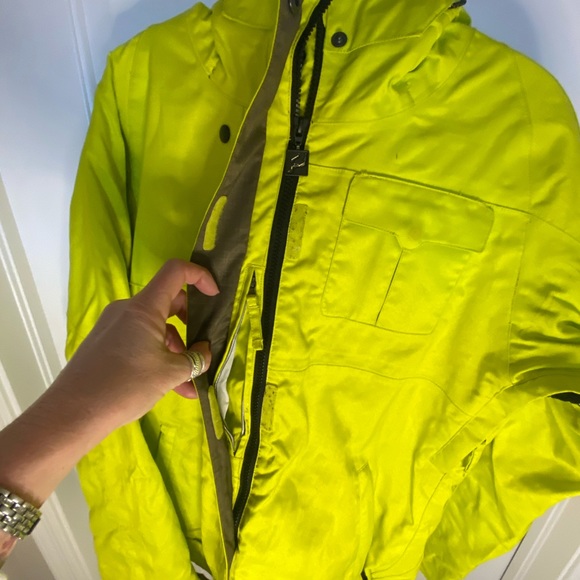 Women’s RIDE Snowboarding Jacket - S - Picture 3 of 9